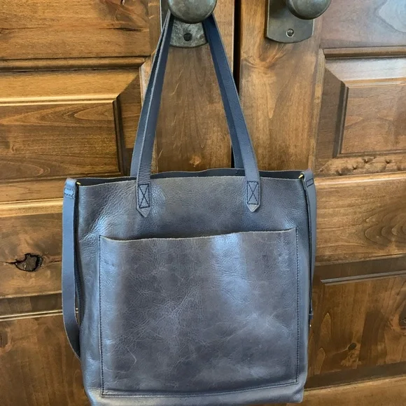 Madewell Medium Transport Tote bag, leather, color: navy blue